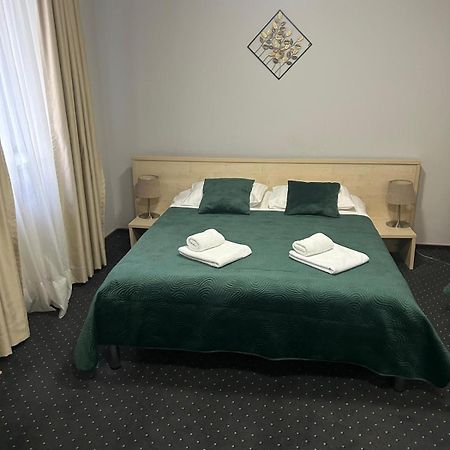 טימישוארה Hotel Pacific מראה חיצוני תמונה