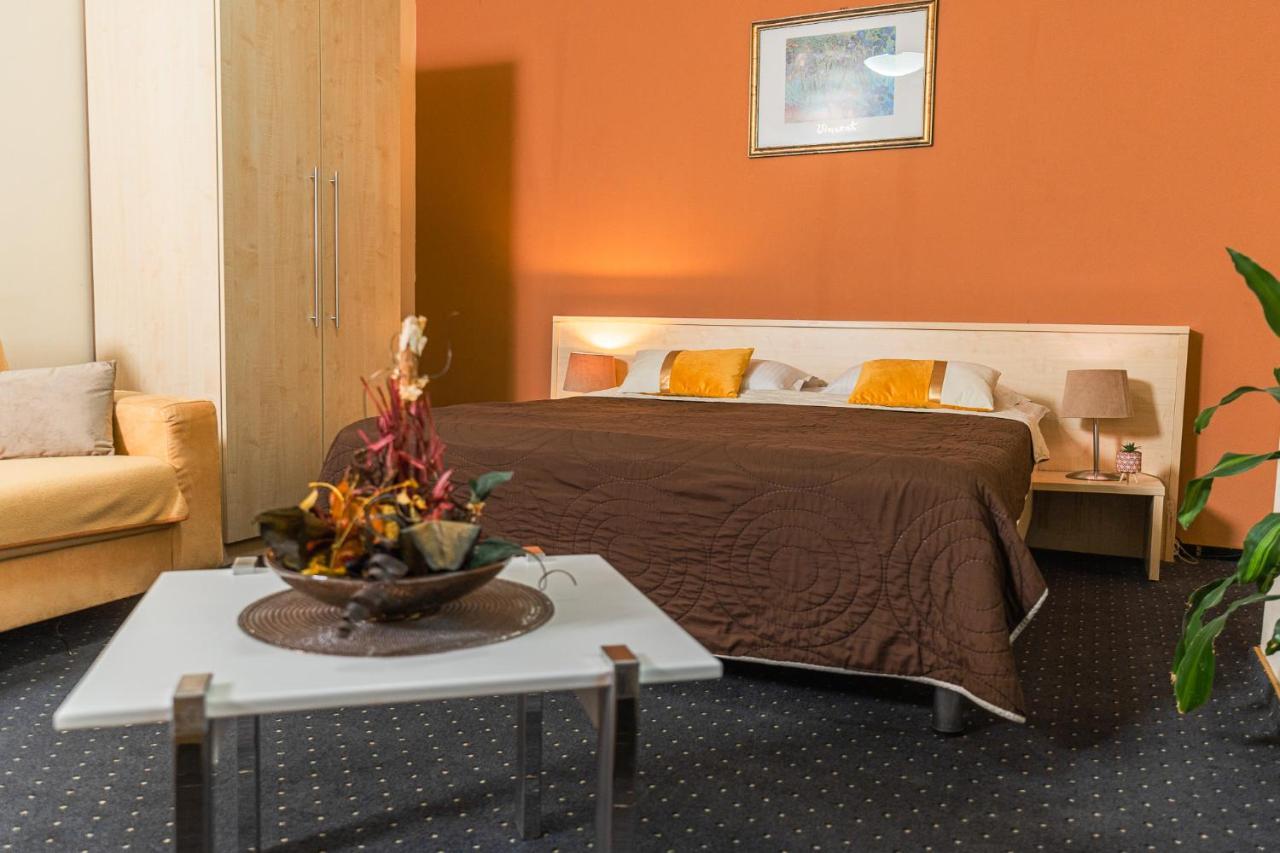 טימישוארה Hotel Pacific מראה חיצוני תמונה