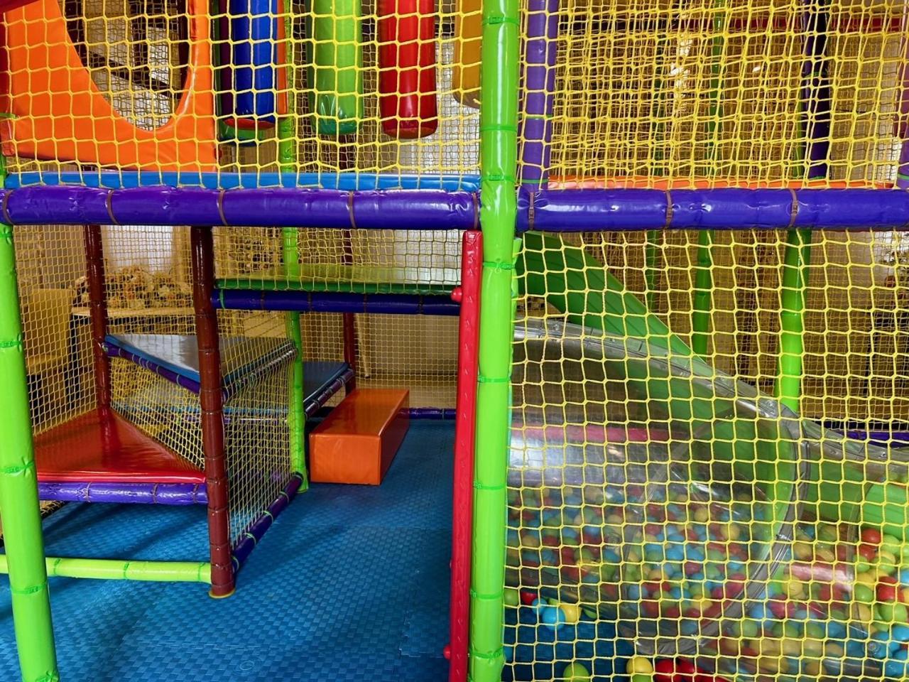 טימישוארה Hotel Pacific מראה חיצוני תמונה